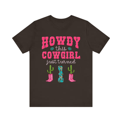 Howdy This Cowgirl Just Turned 1 Shirt – Western First Birthday Girl Rodeo Party Tee