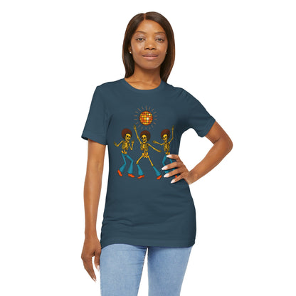 Disco Skeletons Dancing Shirt – Funny Retro 70s Halloween Party Tee