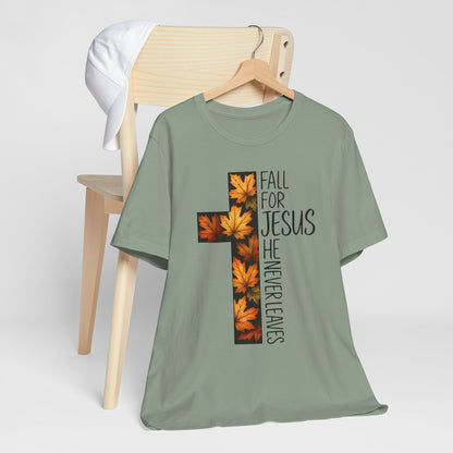 Fall for Jesus He Never Leaves Shirt – Retro Christian Cross Thanksgiving Tee