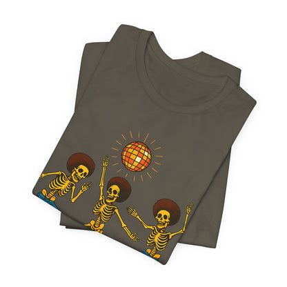 Disco Skeletons Dancing Shirt – Funny Retro 70s Halloween Party Tee