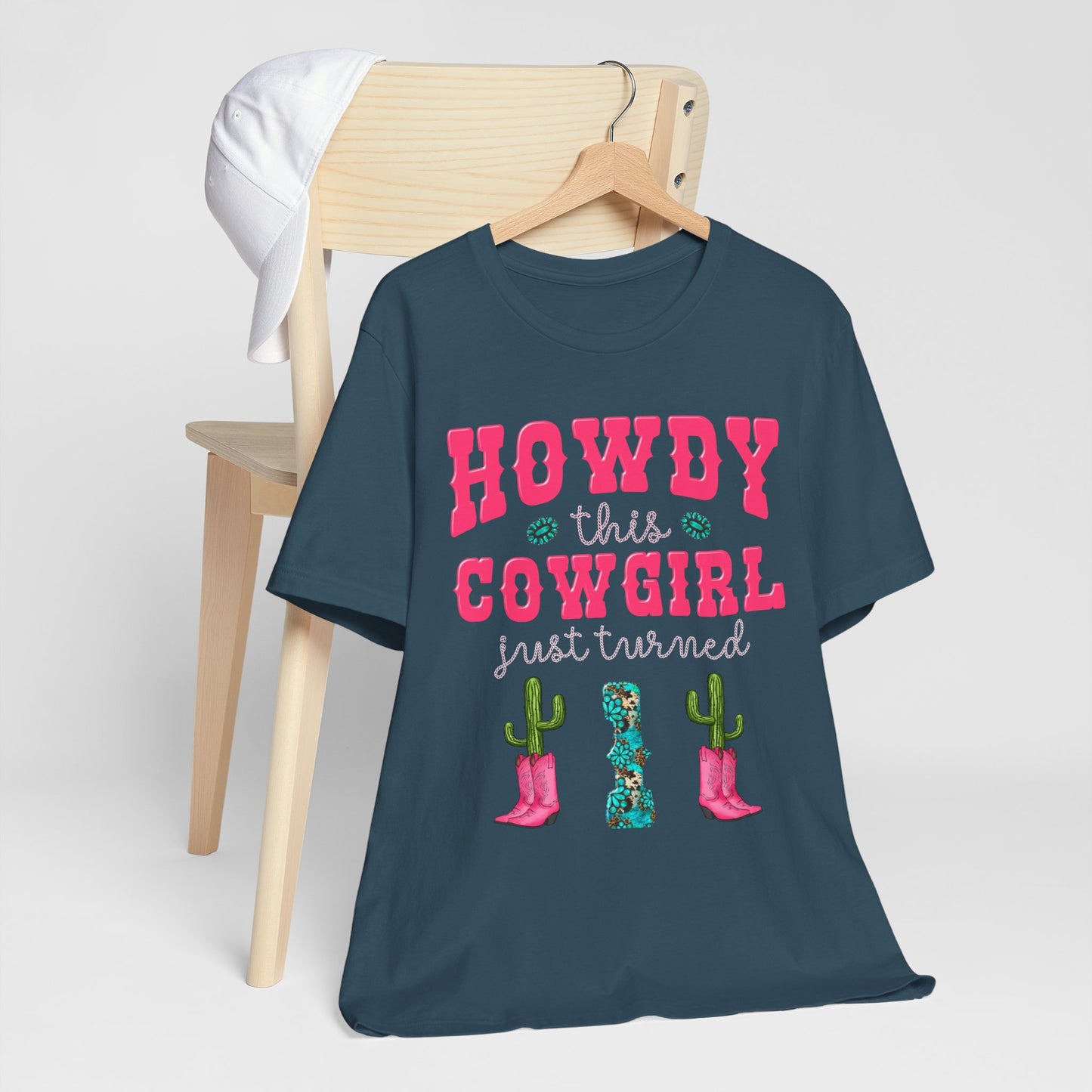 Howdy This Cowgirl Just Turned 1 Shirt – Western First Birthday Girl Rodeo Party Tee