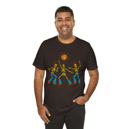 Disco Skeletons Dancing Shirt – Funny Retro 70s Halloween Party Tee