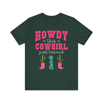 Howdy This Cowgirl Just Turned 1 Shirt – Western First Birthday Girl Rodeo Party Tee